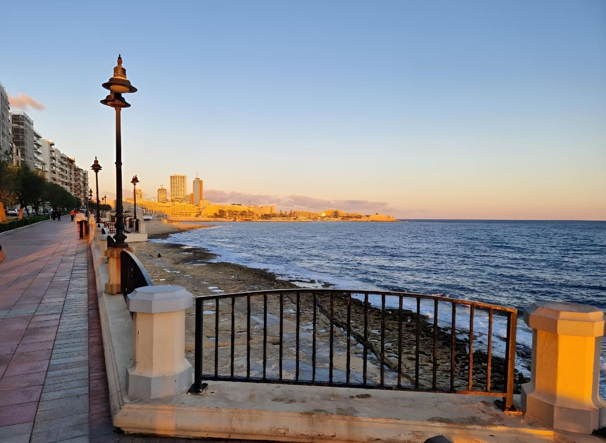 Sliema Cosy Penthouse With Bbq Exterior foto