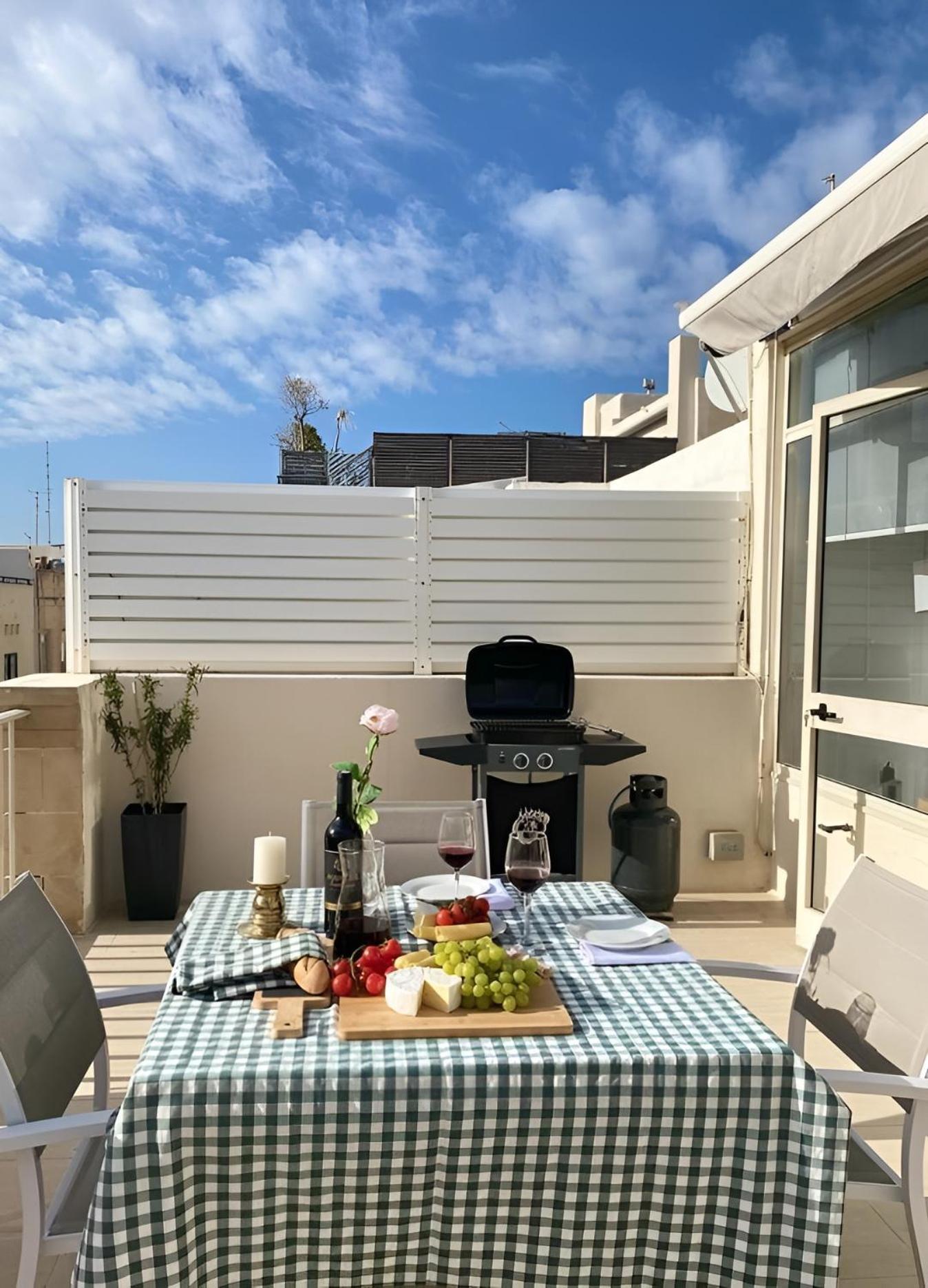 Sliema Cosy Penthouse With Bbq Exterior foto
