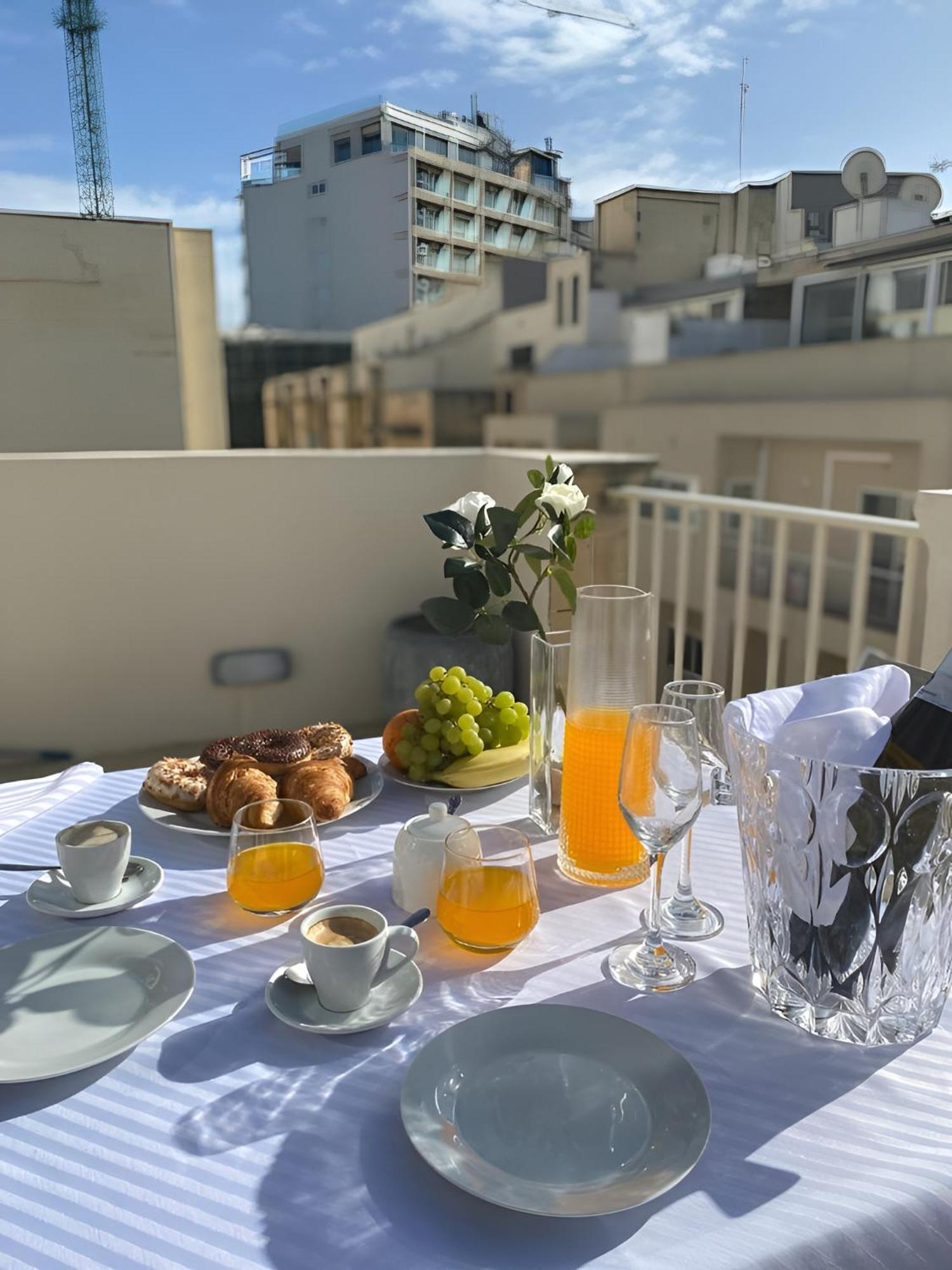 Sliema Cosy Penthouse With Bbq Exterior foto