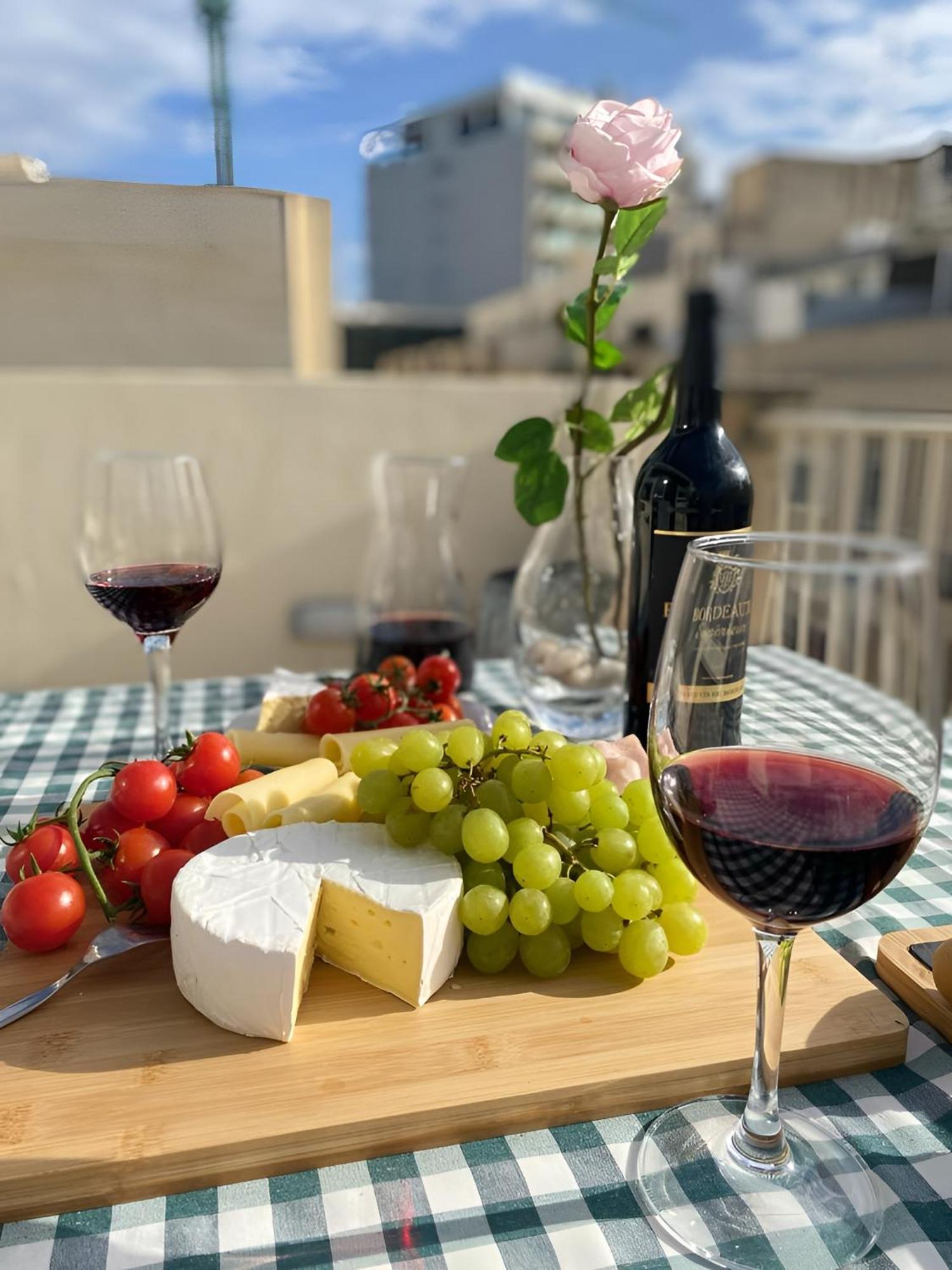 Sliema Cosy Penthouse With Bbq Exterior foto